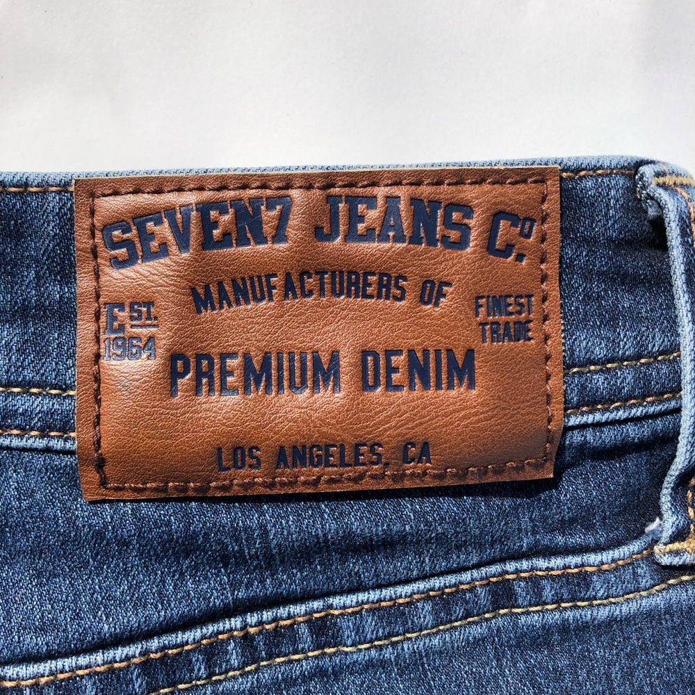 NWOT Seven7 Jeans, size W32 L32
